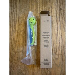 NEW Pampered Chef Avocado Tool 100355 3-in-1 Slicer Pitter Scoop Green